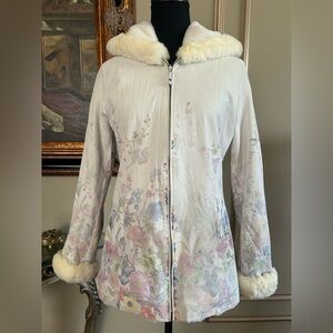 Floral White Women's Puffer Jacket with Faux Fur Trim
